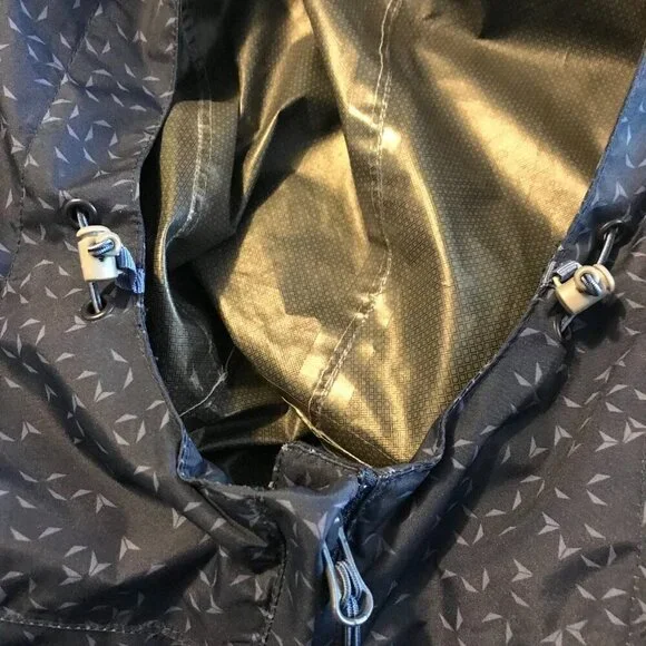 Paradox lightweight rain jacket with hood. Navy with allover pattern.  Size XL - Picture 10 of 11